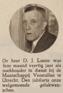874768 Portret van D.J. Lamie, die 40 jaar boekhouder is bij de Maatschappij tot Exploitatie van Veestallen en ...